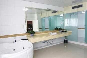 Urumqi Jingu Hotel Ngoại thất bức ảnh