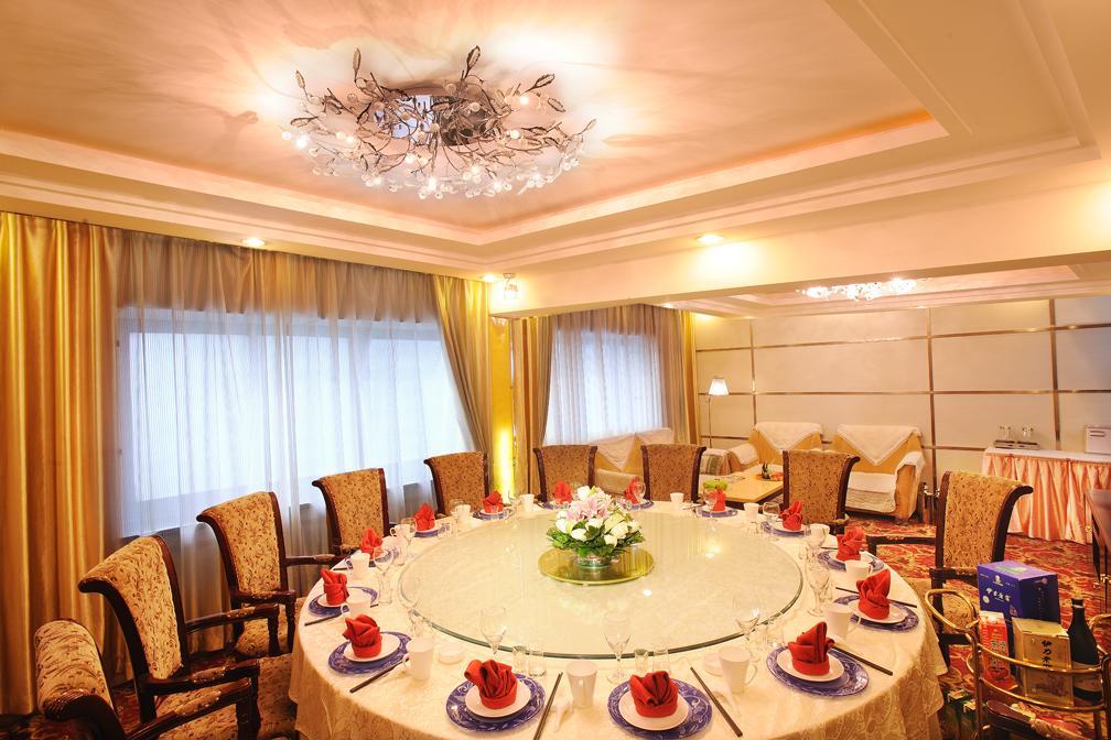 Urumqi Jingu Hotel Ngoại thất bức ảnh